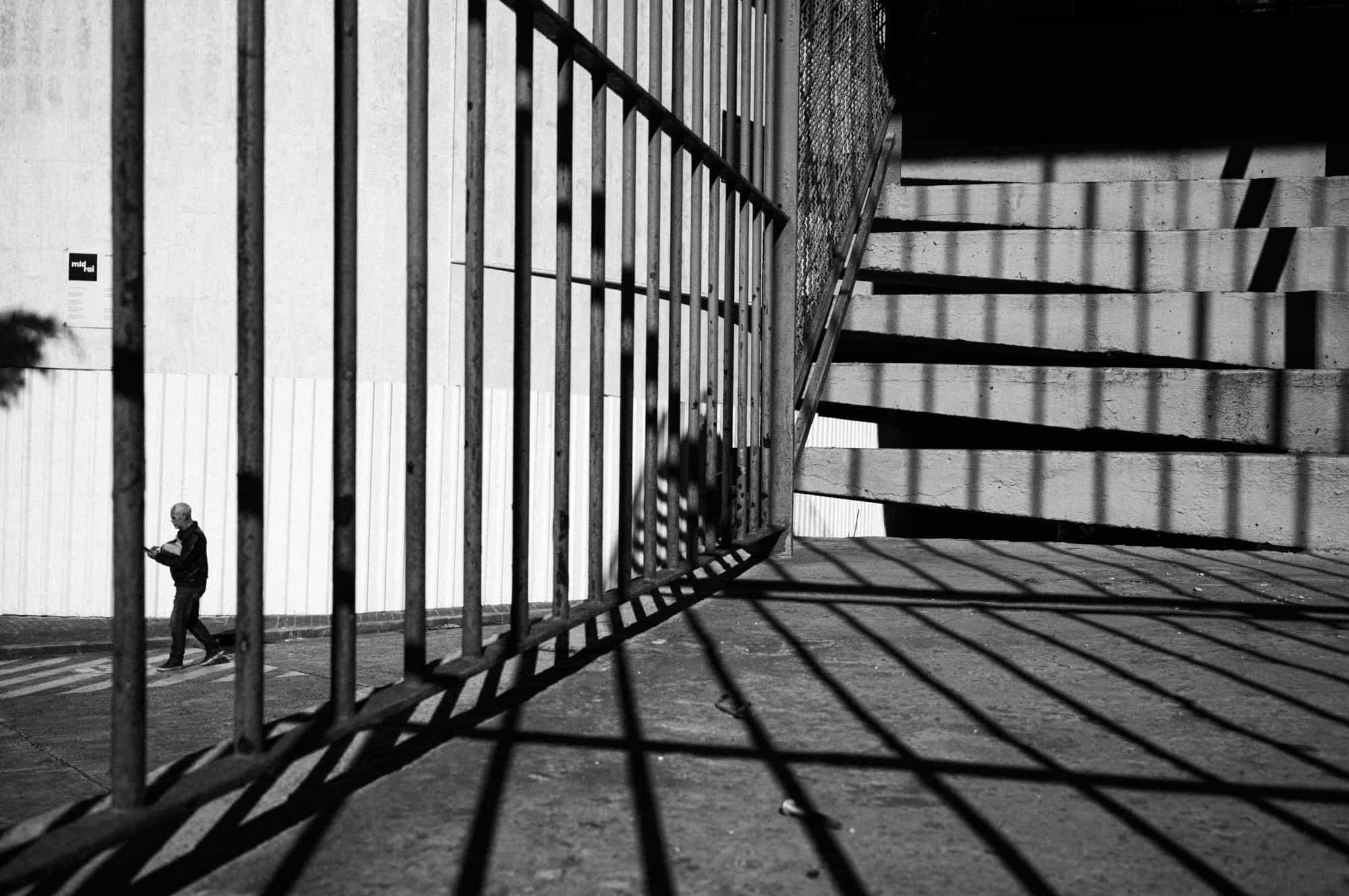 Luz e sombra na fotografia documental de Ale Ruaro